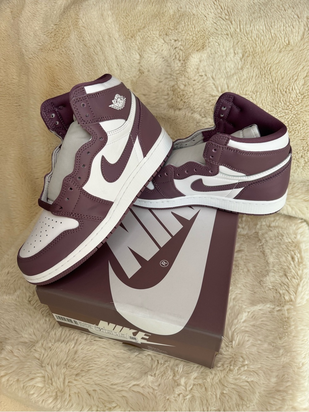 New in Box 🏀 Jordan 1 Retro High OG - Size 7Y
